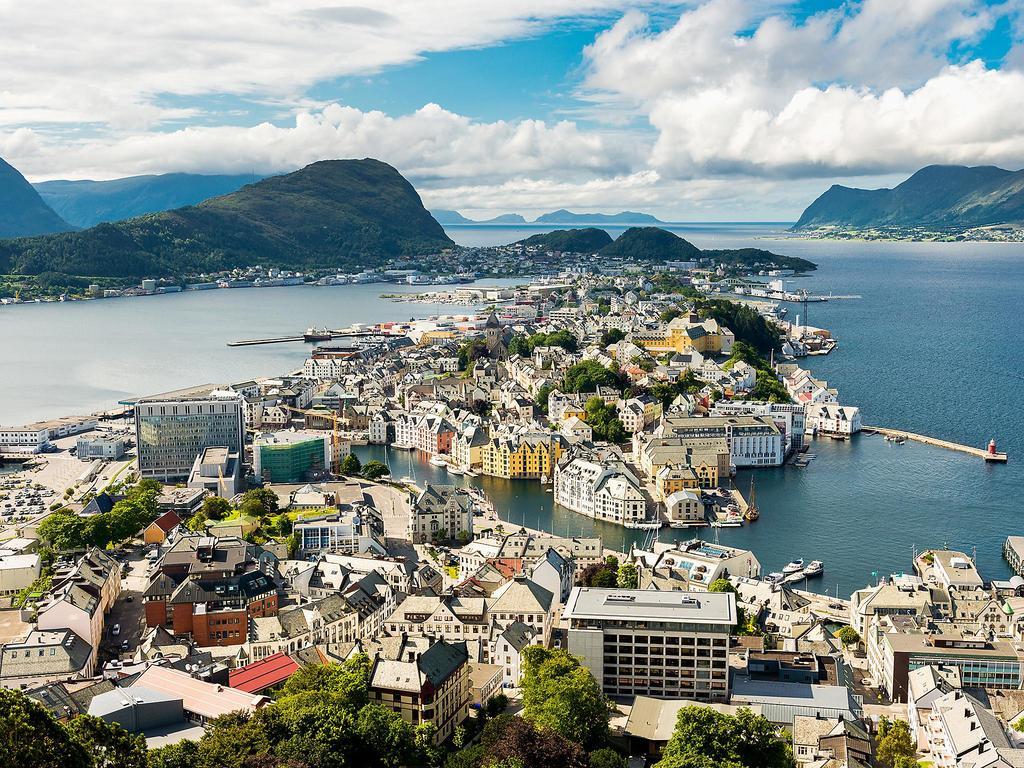 Aalesund Apartments - City Center Exteriör bild